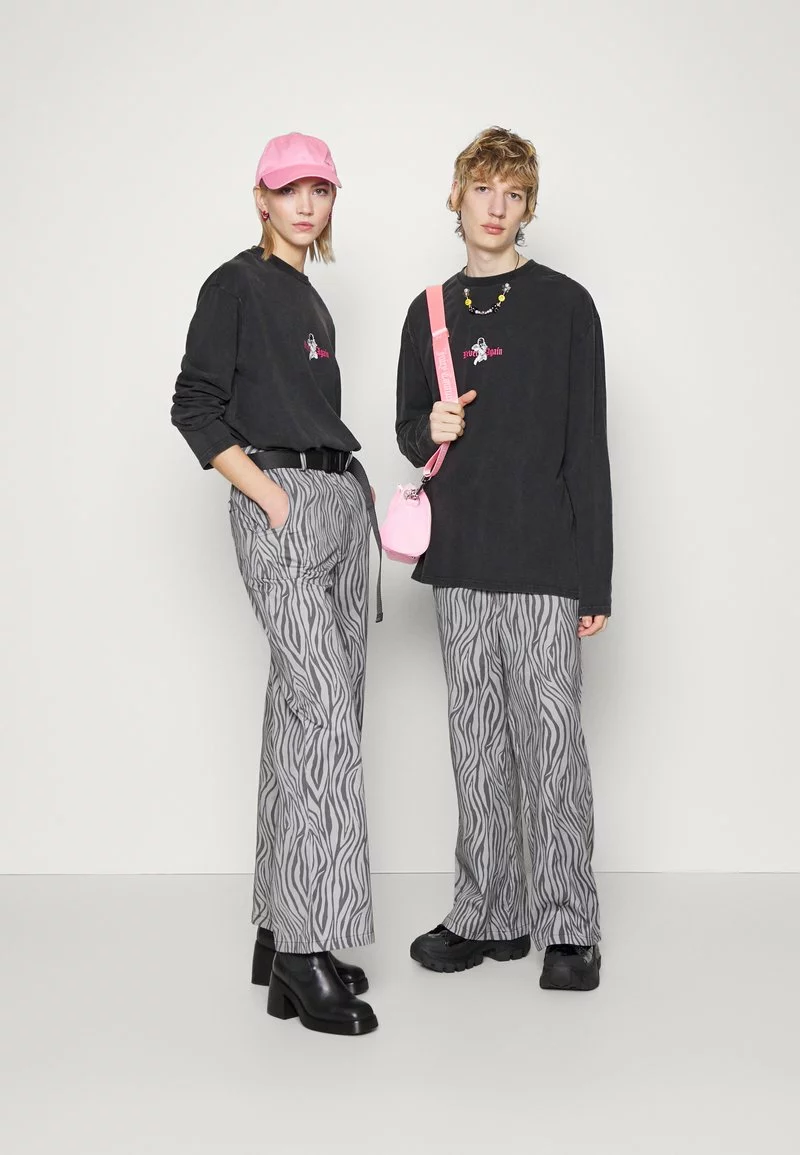 YOURTURN Sweatshirt - Black 2 YOURTURN Sweatshirt - Black – Bild 2