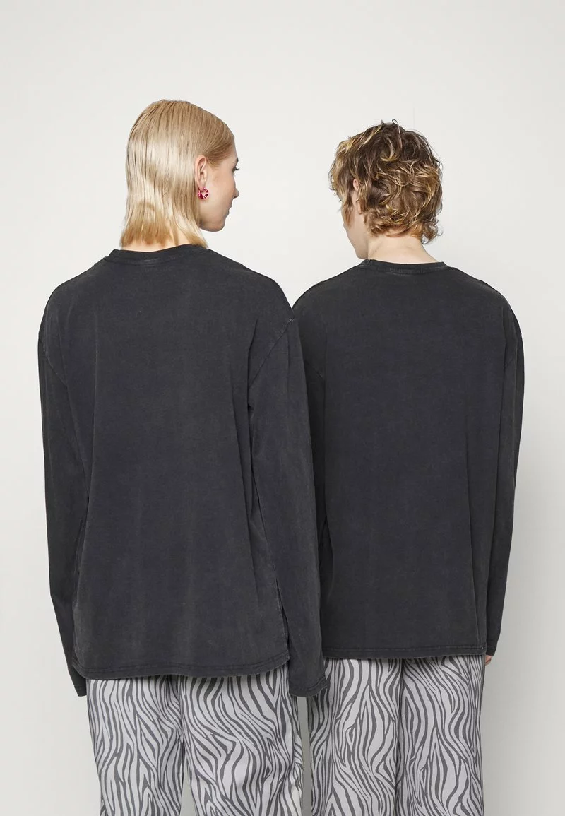 YOURTURN Sweatshirt - Black 3 YOURTURN Sweatshirt - Black – Bild 3