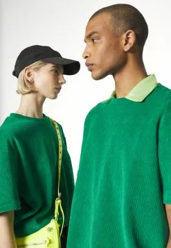 YOURTURN UNISEX - T-Shirt Basic - Green -YOURTURN Geschäft fe42032137b84feba7e6e68d933211ed